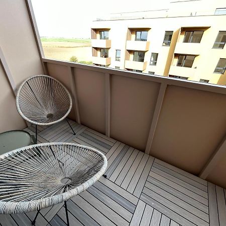 Cozy 1-Bedroom Condo Miloslavov Buitenkant foto